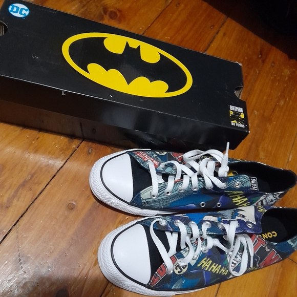 (Limited Edition) Batman Converse - Picture 5 of 5